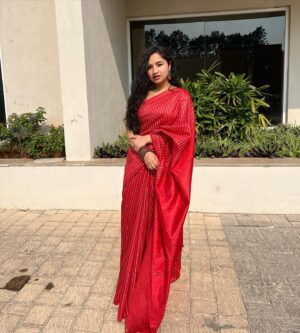 Sanjana dipu Instagram - Grateful ❤️‍🔥 
.
.
.
#kristujayanticollege #kjc #alumni #saree #bangalore #collegelife #mulla #moothon #samara #malayalam
