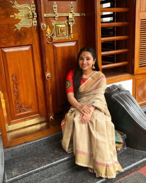 Sanjana dipu Instagram - Vishu Special 🪷
#vishu #saree #kochi #temple