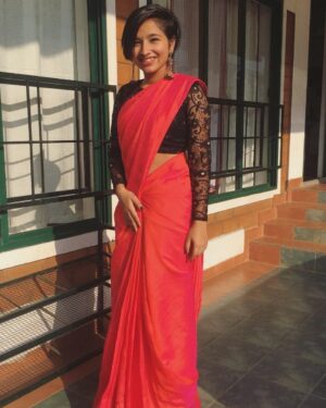 Sanjana dipu Instagram - Some graduate with honours, I am just honoured to Graduate! 
Throw back to Graduation 2K18

#throwback #graduation #school  #globalpublicschool