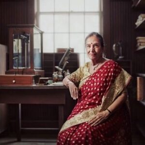 Sanjay Gupta Instagram - My mom was the first woman ever hired as an engineer at Ford Motor Co. A refugee from the other side of the world, she is remarkable in every way — as an engineer and as a mom. It was the mid-1960s, and she wore a sari every day to the office. It was such an honor for me to share her story with @ford CEO @jimfarley98, an incredibly gracious and welcoming individual.
🎧https://lnk.to/drivewithjimfarleyGL!S2E1