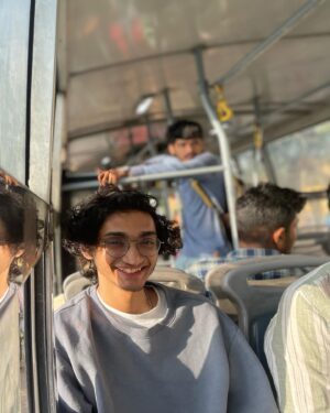 Sanjith Hegde Instagram - Happy pictures from a bus 

📷 @bohemianlensman