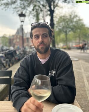 Sansdrick Lavoie Instagram - 35 ans aujourd’hui 🥳 cheers to me 🥂.