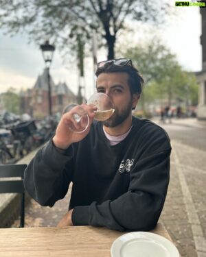 Sansdrick Lavoie Instagram - 35 ans aujourd’hui 🥳 cheers to me 🥂.