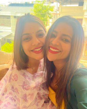 Santhi Mayadevi Instagram - My twin @santhi_mayadevi ❤️🤗😘