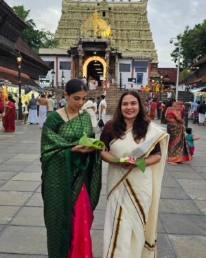 Santhi Mayadevi Instagram - Shooting at TVM #neru#infrontofpadmanabhaswamytemple🏯🙏
@lintajeethu