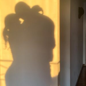 Santiago Achaga Instagram - Seguí scrolleando tranqui si queres. Swipe para amor en las sombras.