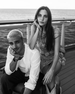 Santiago Achaga Instagram - Happy New Year from Australia 🇦🇺 feliz primer día del año desde @virginvoyages #virginvoyages w/ @macabeso 
📸: @ren.soifer