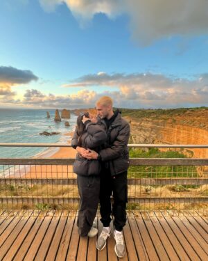 Santiago Achaga Instagram - Australia 🇦🇺 Día 1: Melbourne & Twelve Apostles. Pd: Los doce apóstoles podría ser Chapadmalal o los acantilados en Mar Del Plata. Moraleja; love yourz. Heading to: @virginvoyages