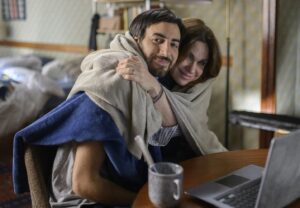 Santiago Korovsky Instagram - Cómo Droopy que aparece en todos lados, vengo a avisarles que ya pueden ver El Reino en @chenetflix. Con un elenco y un equipo increíbles de los cuales aprendí un montón. 🧡