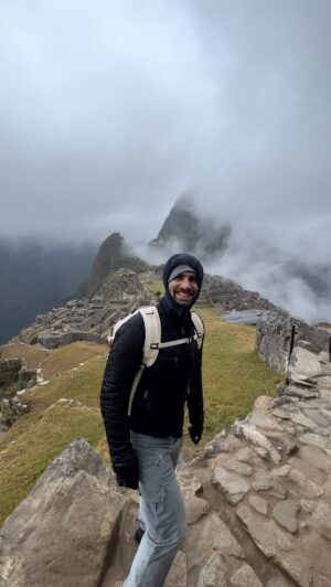 Santiago Ramundo Instagram - Machu Pichu!!! Que decirles, de chico soñaba con estar en este lugar viendo las revistas “Muy interesante” o la “National Geography”… Por fin aquí estoy y con la mejor compañía 😍, disfrutando y entendiendo la importancia de estudiar nuestros antepasados para aprender de ellos, de lo bueno y lo malo para tratar de no repetir, me vuelvo con libros y ganas de seguir aprendiendo sobre el gran imperio INCA
.
#machupicchuperu #vacation