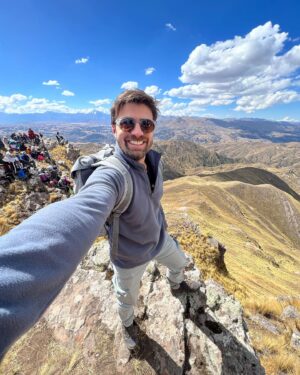Santiago Ramundo Instagram - Ayer vivimos el día de la Pachamama.  Estuvimos en un lugar único, el Apu Mammá Simona… Día de conexión con la madre tierra y con las comunidades que al día de hoy la respetan y veneran desde siempre ❤️