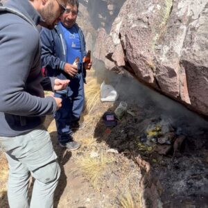 Santiago Ramundo Instagram - Ayer vivimos el día de la Pachamama.  Estuvimos en un lugar único, el Apu Mammá Simona… Día de conexión con la madre tierra y con las comunidades que al día de hoy la respetan y veneran desde siempre ❤️