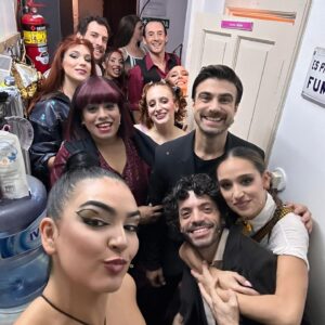 Santiago Ramundo Instagram - Estoy muy feliz y agradecido, @legalmenterubialaobra ha venido a traerme muchas alegrías, el haberme animado (mucho tuvo que ver @sofipachano que me alentó y acompañó en todo momento ❤️) me dio una recompensa enorme y día a día en el Liceo lo vivo a pleno, que importante es tomar las riendas, hacerse cargo y Creer para Crear ❤️💫

ELENCO DE BOMBAS ❤️❤️

@holasoylaurita la capitana! 

@fedesalles 
@rossiiva 
@pasikmario 
@costaokis 
@nicovillalbaok 
@fer.provenzano 
@taty_luna
@cami_rosen
@caromainero
@nahuel.adhami
@nicovillalbaok 
@martuscigliano 

COREOGRAFÍA 🎀 
@georginatirotta y @georgiseva 

DIR VOCAL 🎀
 @pilinoseda_vocalcoach

DIRECCIÓN Y PUESTA 🎀
@arieldelmastro @marce.caballero_ @macadelmastro
