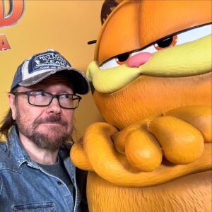 Santiago Segura Instagram - Mañana llega un estreno al que le tenía ganas!!!
“GARFIELD la película”
Este gato (que curiosamente tiene la misma voz que yo) pretende divertiros y entreteneros desde este 1 de Mayo en todos los cines!
No os la perdáis!!!