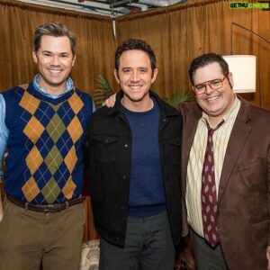 Santino Fontana Instagram - Loved eating these two hansome men’s dreams, finish their sandwiches, and shake their hans.  Luv u guys @joshgad @andrewrannells @gutenbergbway 
Yesterday @santinofontana and Rannells and I finished each other’s sandwiches. Thank you friend for eating dreams with us @gutenbergbway
