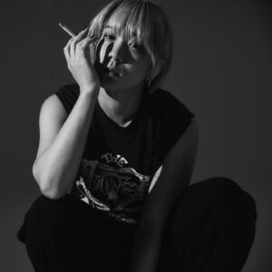 Saori Izawa Instagram - 1950年代初めに生まれた《Rock’n’roll》という言葉には、バカ騒ぎや踊る、という意味があったらしい。

その言葉に乗った洋服たちは、いまやヴィンテージの一点ものに。ときめくものに出会えたなら、逃すとそれっきり会えない可能性がある..

洗濯も楽にはいかないかもしれないけど、着た時の特別感は私を大人にしてくれる。

大事にしたい一着を見つけにきて！

心踊る服

SICK SESSION vol.01  @sick_shibuyatokyo

MODEL @saoriizawa 
PHOTOGRAPHER @michito_goto 
HAIR＆MAKE @mizuki.akai 
STYLIST @hiroakiyama 

ALLCLOTHES by SICK