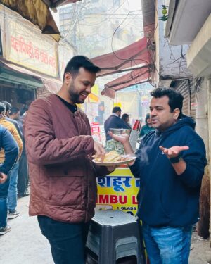 Sapan Verma Instagram - One cold January morning, @randomvarun took me to FMS, we walked around Delhi University and ate some amazing food! ☺️
Video is now out on YouTube, link is in the bio. Please go and enjoy it over the weekend 🤜🏻🤛🏻