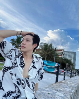 Sapol Assawamunkong Instagram - . sky and me🩵