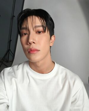 Sapol Assawamunkong Instagram - . a varietiy of ma selfies💕