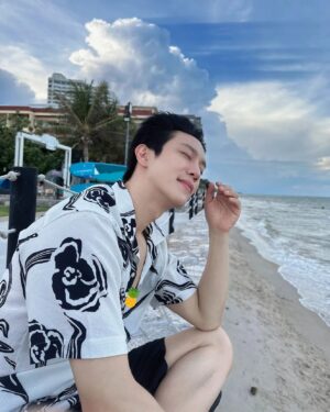 Sapol Assawamunkong Instagram - . sky and me🩵