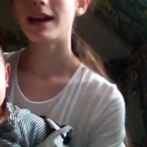Sára Korbelová Instagram - Jen naše auťácký trio a video na Eliášův “YouTube kanál” Čauky mňauky. Co jsme vyráběli? To je překvapení! 😉😏😎💛 [cca 2012] @elias_vyskocil 
•
Všem děkuji za krásné narozeniny a spoustu lásky! Jste nejlepší a posílám mega moc lásky a radosti i vám! 💛✨
•
#19 #lotsoflove #birthday