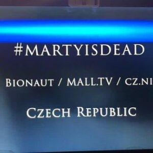 Sára Korbelová Instagram - “And the winner is... #martyisdead !!!” Aaaa!!! Vyhráli jsme prestižní international cenu Emmy!!! 🎉❤️ How fucking cool????!!!! Je to skoro přesně rok, co se seriál začal vysílat a už ho znají po celém světě. Wow!!! 🔥 Jsem šíleně šťastná, ohromně dojatá a strašně vděčná. DĚKUJI vám všem, kteří jste nám drželi palce, DĚKUJI @bionautfilms , @malltelevize a celému týmu okolo Martyho a DĚKUJI @iemmys za tuhle famózní a překrásnou příležitost. Je to ultimátní láska!!! 😄✨
•
#martyisdead #iemmys2020 #ultimatnilaska