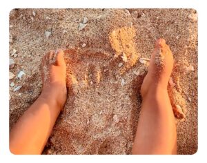Sara Martins Instagram - 🦶🏼le bonheur 🦶🏼
#pacificislands #familytime #love #monpetittruc