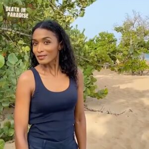 Sara Martins Instagram - The return to Sainte Marie !!!!
Repost @deathinparadiseofficial 
#emotional #camillebordey @bbc