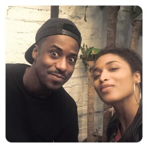 Sara Martins Instagram - Look who I’ve found !!! FIDEL !
#garycarr #deathinparadise #reunited #friendsforlife #bigeyes #thedeuce