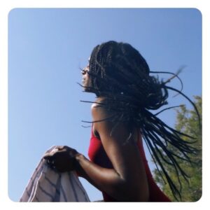 Sara Martins Instagram - 🎂🎂🎂
🎤  It's a new dawn, it's a new day, it's a new life...🎶
and I'm fee-ee-ling GOOD
🎵Ta  tada  tada  tada
Tadadadada. 🎵