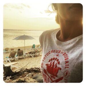 Sara Martins Instagram - Ce soir, après l’apéro plage, c’est rougail saucisse 👅 
#kiff #rougailsaucisse #manger #lavieestbelle 
@pardon.re