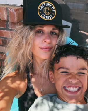 Sara Racey-Batraville Instagram - When you’re a pro but your son goes rogue. I try. @30pcsprod ⭐️