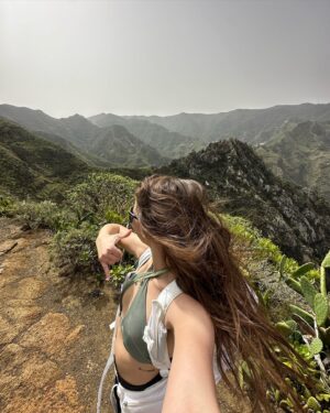 Sára Rychlíková Instagram - 🤙🏾⛰️
