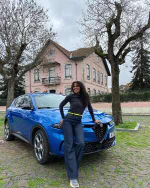 Sara Santos Instagram - A Alfa Romeo renasceu com o sensual Tonale 🚙 #160CV #MILDHYBRID #work #workhard #aquelamaquina