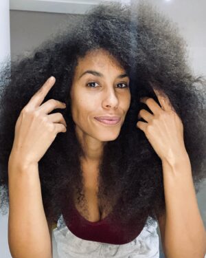Sara Santos Instagram - Oi tudo bem!? 

#hair #natural #womman #dance #dengo