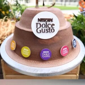 Sara Santos Instagram - A Nescafé Dolce Gusto celebra os 15 anos da marca.
Em parceria com a artística plástica @catarinaglam surge uma nova edição, cheia de cor e animação e o mais fantástico é que não há uma máquina igual, é ao gosto do freguês.
Fui convidada da festa e eu é que vim de lá com um presente. Uma máquina Dolce Gusto KRUPS 😋
Parabéns família Nescafé Dolce Gusto! Que venham mais e mais anos de vida 🎉
@nescafedolcegustopt #pub #15AnosNDG
