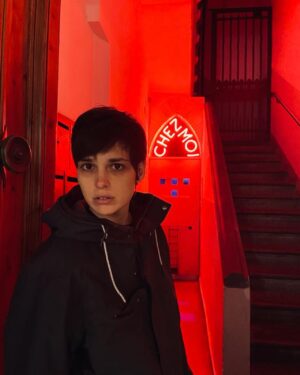 Sara Serraiocco Instagram - Red light.

@maurmangano