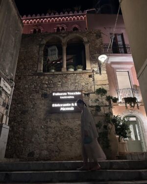 Sara Serraiocco Instagram - Sicily.

@flaviana_facchini 
@palazzovecchiotaormina