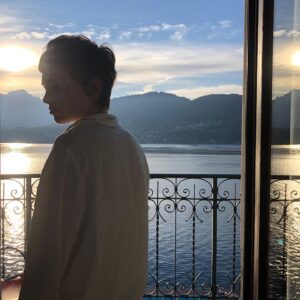 Sara Serraiocco Instagram - Le particelle elementari 

Grateful
@ghtlakecomo 
@flaviana_facchini