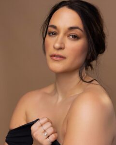 Actress Sara Tomko HD Instagram Photos and Wallpapers November 2023