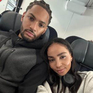 Sarah Andrea Instagram - Tellement heureuse d’aller à New York 🥹✈️🇺🇸