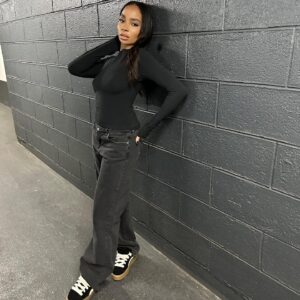 Sarah Andrea Instagram - Amoureuse de mes nouvelles Puma by @badgalriri 
New collection #fentyxpuma @puma @pumasportstyle 

Collaboration commerciale