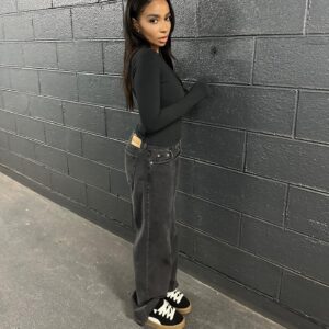 Sarah Andrea Instagram - Amoureuse de mes nouvelles Puma by @badgalriri 
New collection #fentyxpuma @puma @pumasportstyle 

Collaboration commerciale