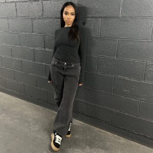 Sarah Andrea Instagram - Amoureuse de mes nouvelles Puma by @badgalriri 
New collection #fentyxpuma @puma @pumasportstyle 

Collaboration commerciale