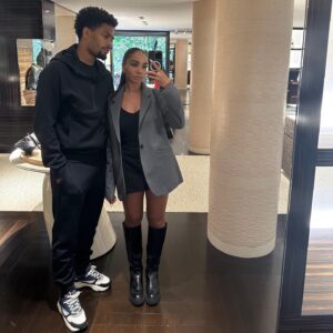 Sarah Andrea Instagram - Shopping 👩🏽‍❤️‍👨🏽
