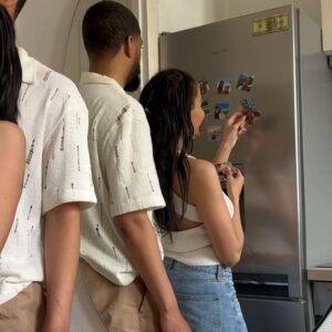 Sarah Andrea Instagram - La petite touche qu’il me fallait dans ma cuisine 🥹 merci à @cheerzfr pour ses magnifiques petites vignettes et affiches personnalisées 💖 elles sont juste adorables et la qualité photo est oufff ✨ Toi aussi personnalise ton intérieur avec mon code SARAHANDREA -20% sur TOUT le site 💖