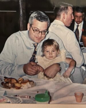 Sarah Dessen Instagram - Even as a kid, my cousin Noah was big. In size, yes. It was what you noticed first. Then: his huge heart, soul and spirit.  He was one of the kindest, most forgiving people I was ever lucky enough to know. Also: he had great taste in soulmates, and helped create three of my favorite humans. We all loved him so, so much. The only thing we couldn’t give him was time. 💔

Rest well, Cousin. I know you are in a place not so far away, maybe on the Cape, surrounded by family, music, gardens and laughter. We’ll see you there.
