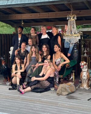 Sarah Gustafsson Instagram - BARRACUDA QUEENS ❤️‍🔥❤️‍🔥❤️‍🔥❤️‍🔥 världens bästa @netflixnordic @netflix & @aspvarhos !!!!!!