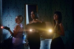Sarah Gustafsson Instagram - Så glad och tacksam över att jag fått vara med ❤️‍🔥 Barracuda Queens kommer ut på Netflix 8 juni ❤️‍🔥 @netflixnordic