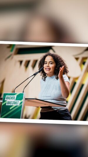 Sarah-Lee Heinrich Instagram - Meine Erwiderung auf Robert Habeck bei dem Grünen Parteitag: 

Wir alle haben Herz. Meine Kritik an der Grünen Parteiführung ist keine Frage der Moral, es ist eine Frage der Strategie. Und die jetzige Strategie ist gescheitert.

Video von @hamed.alhamed.90